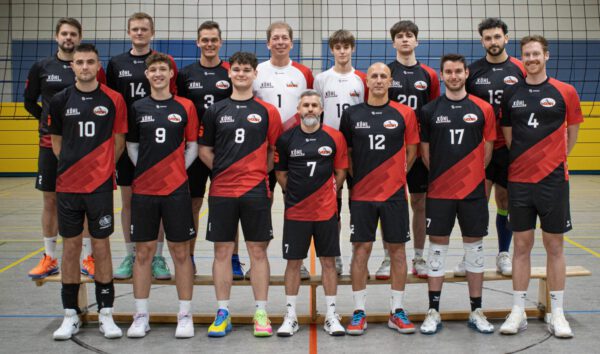 v.li.o.: Frederik Voss, Torben Ebert, Michael Hackel (Trainer), Oliver Weber, Manuel Seidl, Mateja Skrbic, Bahadir Okumus | v.li.u.: Kostiantyn Milishchuk, Aniol Rebmann, Jakob Junk, Karsten Hahn, Ari Nahabet, Nikolaos Vassiliadis, Simon Klug | es fehlt: Andrés Geweniger